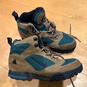 Nike ACG Torre Mid hiking boots shoes vintage sz 7